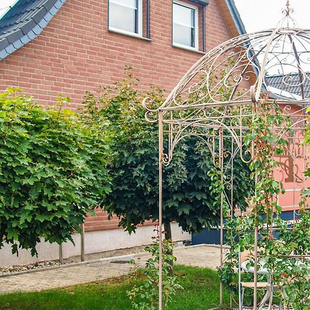 3 Bedroom Beautiful Home In Neubrandenburg Εξωτερικό φωτογραφία