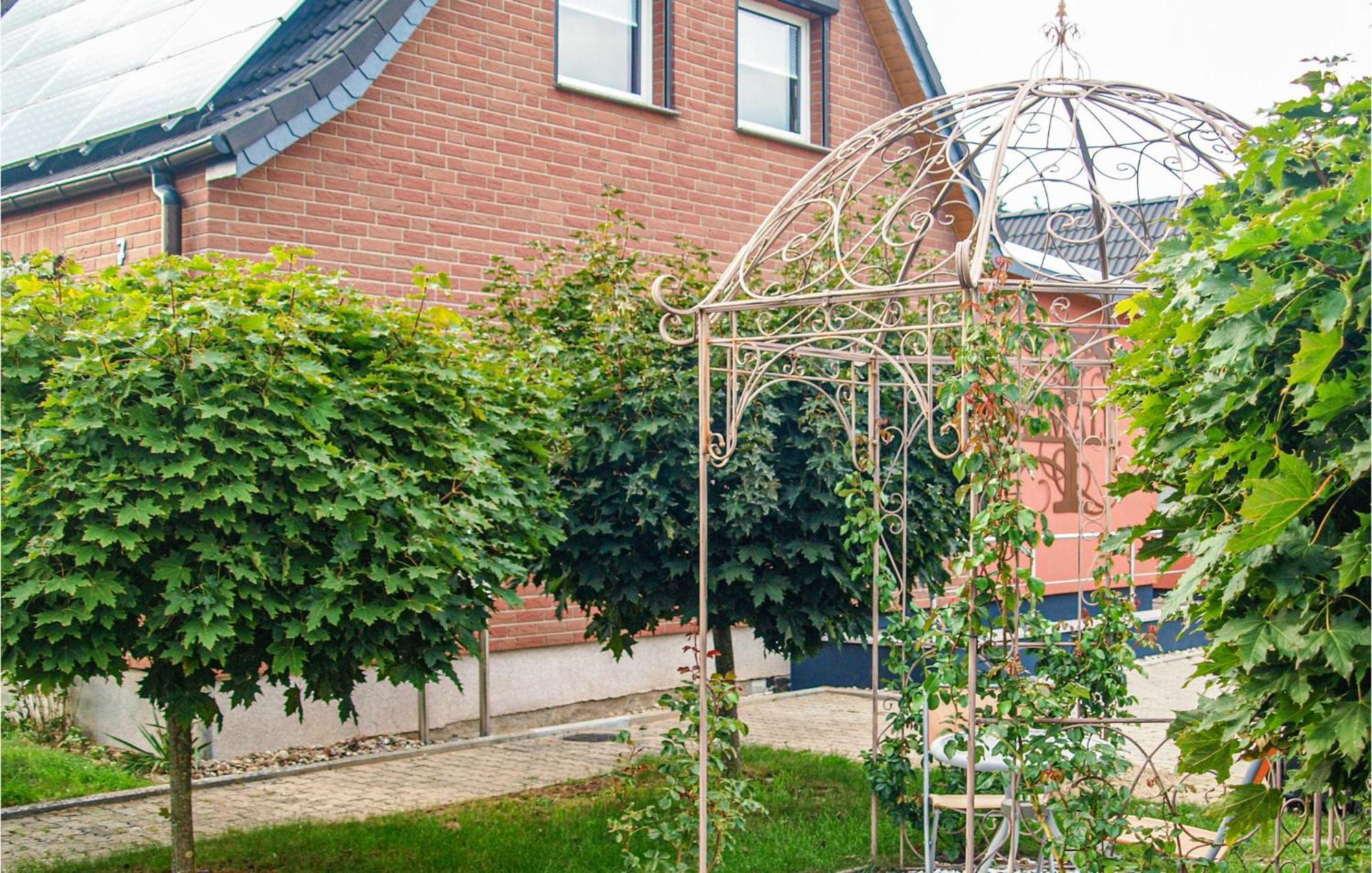 3 Bedroom Beautiful Home In Neubrandenburg Εξωτερικό φωτογραφία